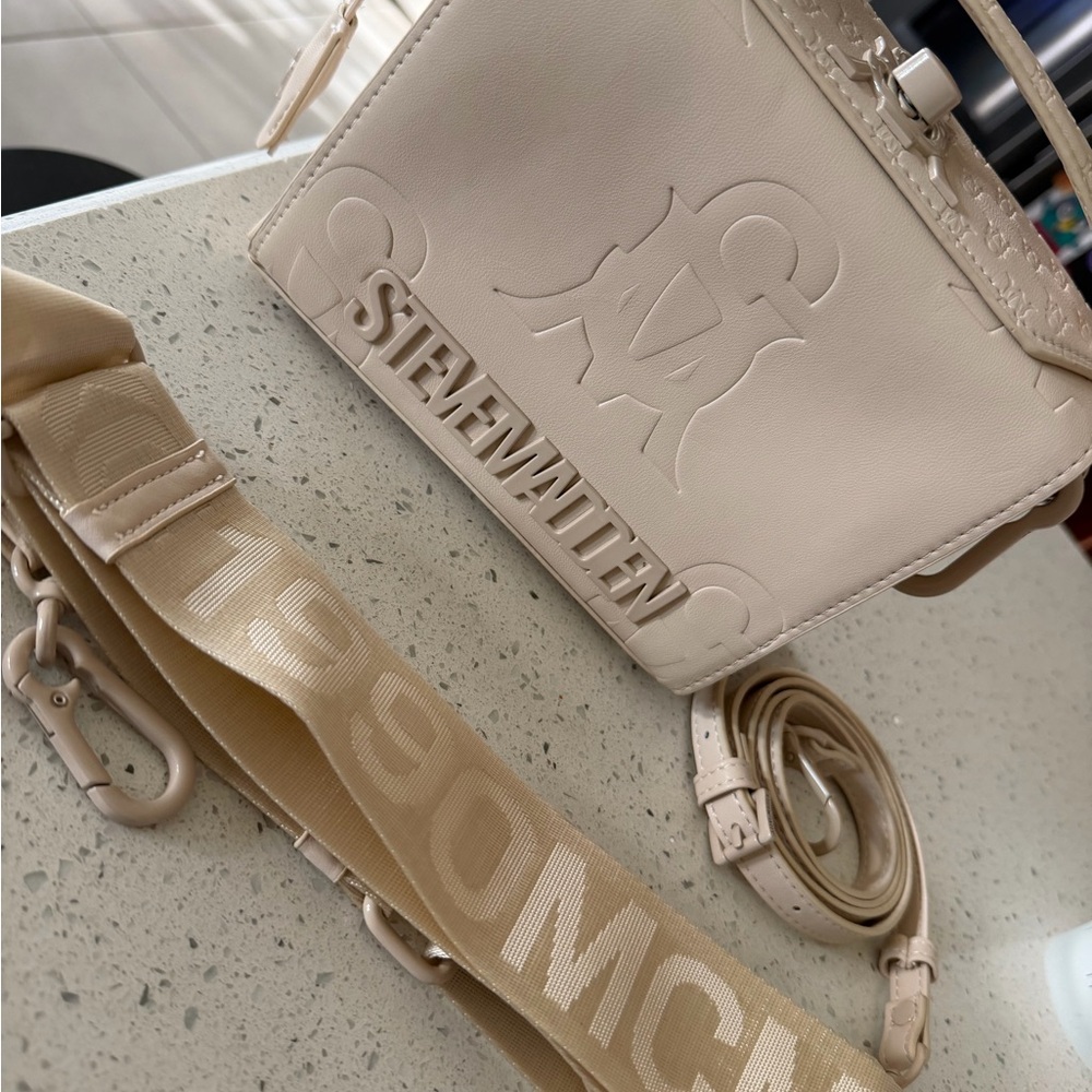 BRAND NEW NEVER USED Steve Madden with 2 crossbody straps, 1 shoulder strap